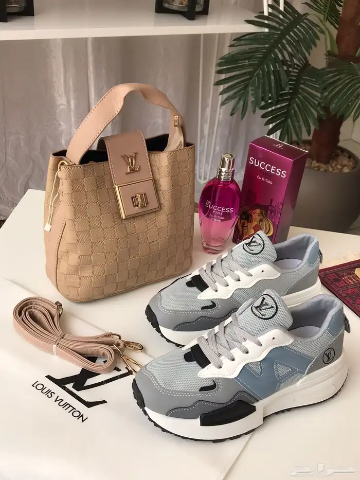 طقم شنطه مع شوز وعطر 14