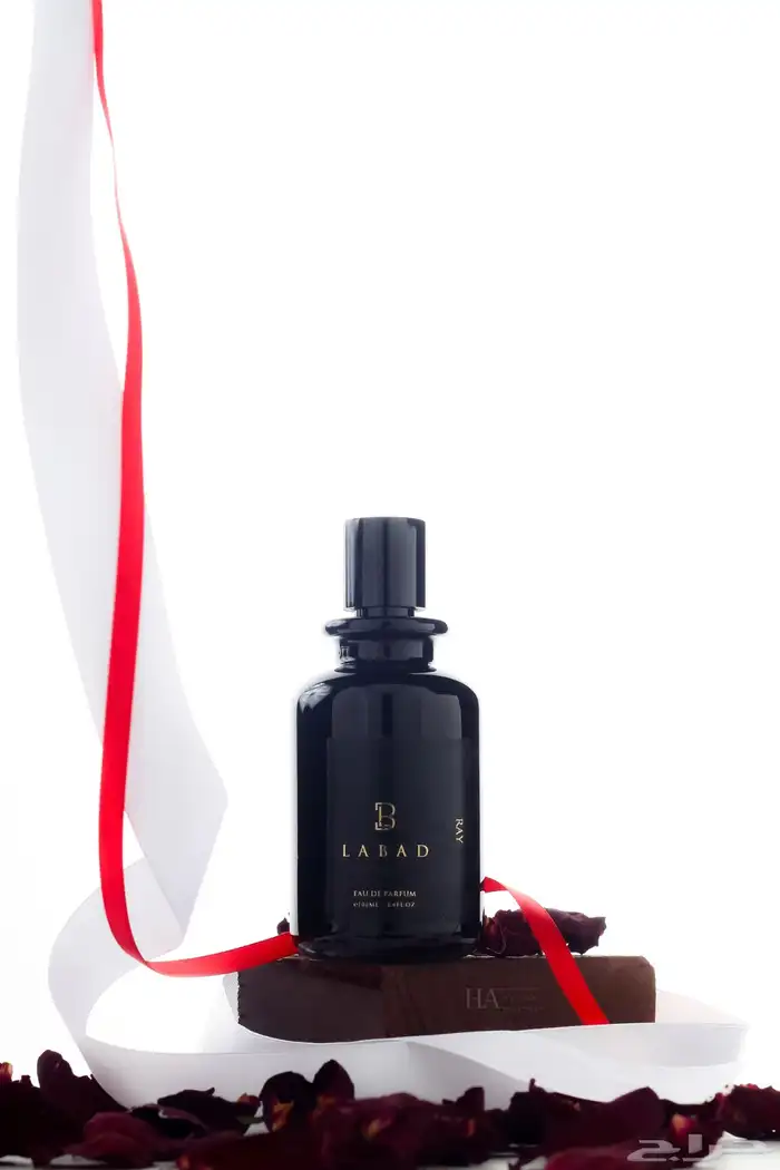 تصوير منتجات و تصميم اعلانات و دعوات زفاف 5