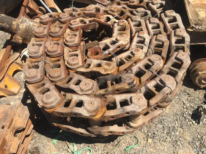 جنازير بلدوزرات D155 4