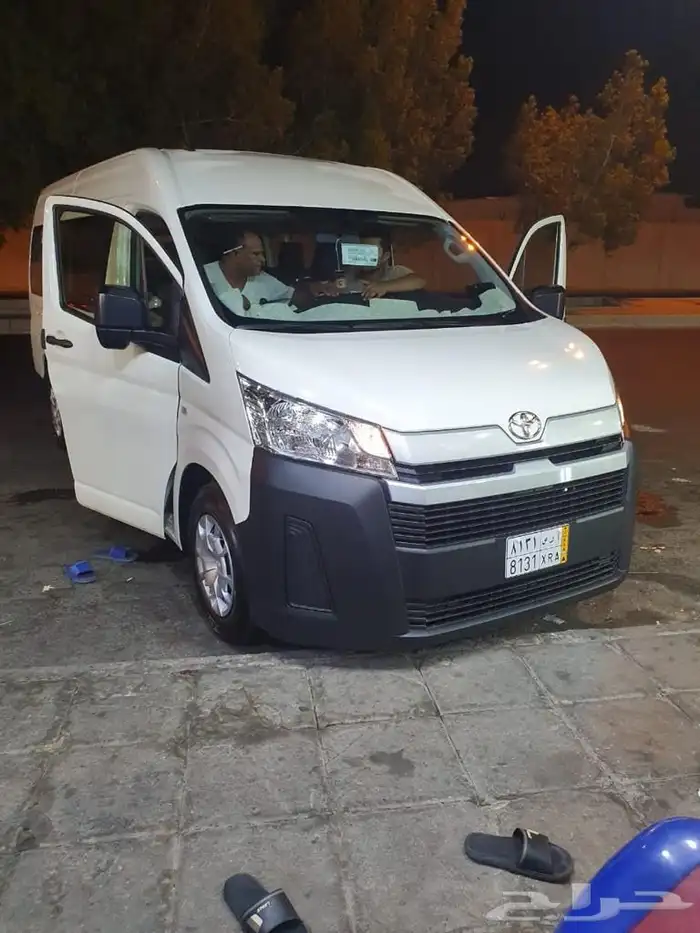 باص للايجار مع سواق 18