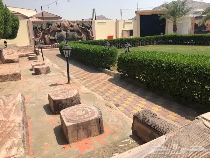 استراحة بداية الحسينية من جهة العوالي عند حد الحرم 9
