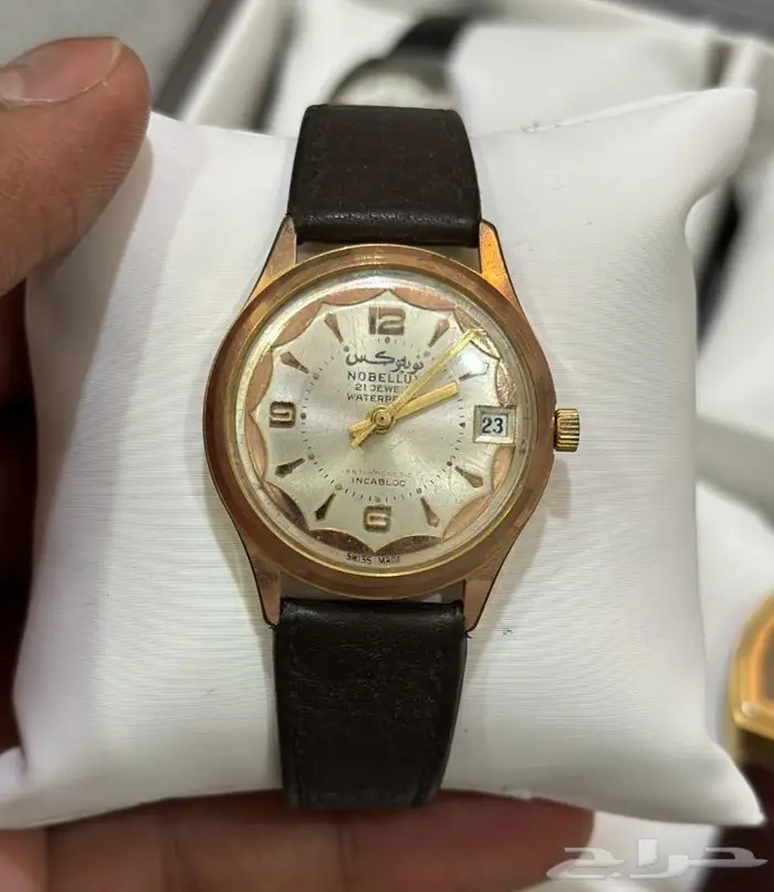 للبيع ساعات يد قديمة سويسرية 1
