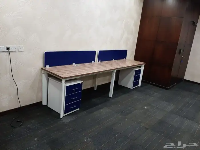 تصميم وتفصيل وحدات عمل مكتبية مشتركة Workstation 19