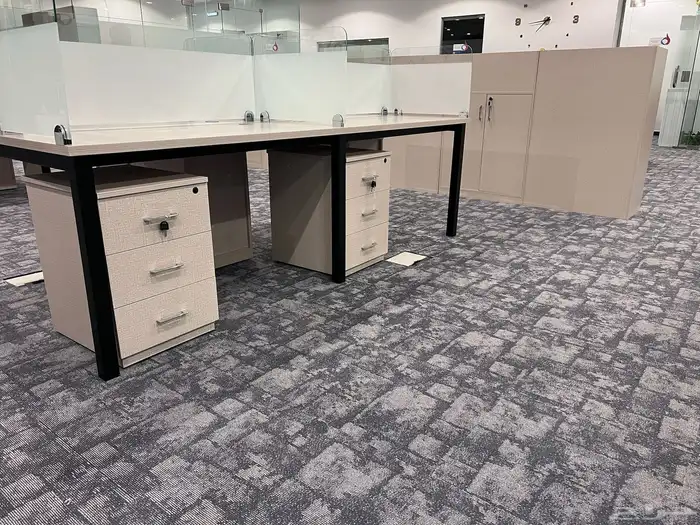 تصميم وتفصيل وحدات عمل مكتبية مشتركة Workstation 17