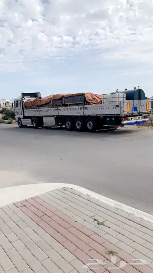 تريلة مشاوير للايجار سطحه و جوانب الماني 1