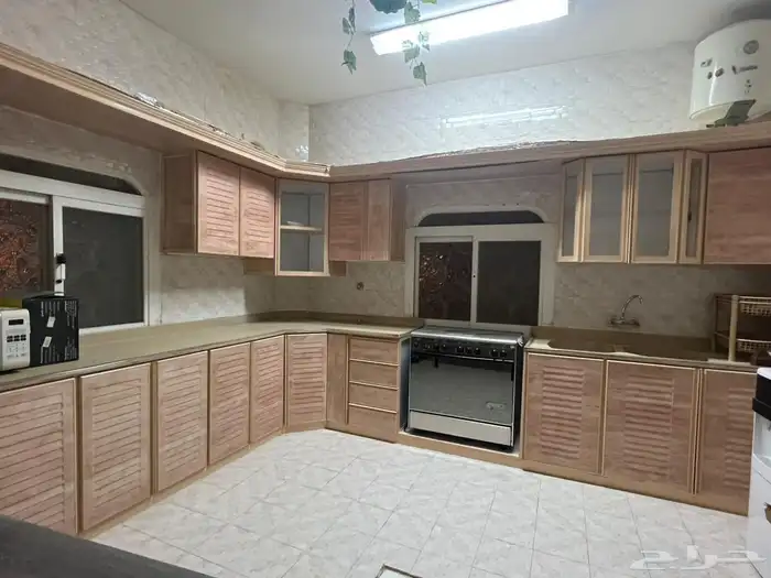 اثاث بحالة ممتازة البيع جملة 8