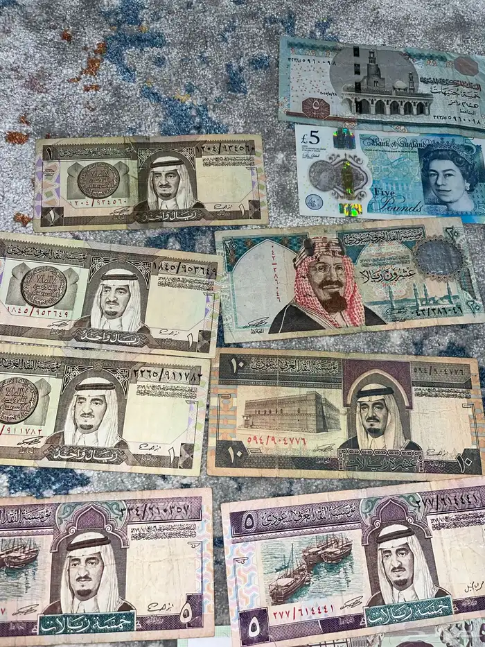 عملات وكتب ومقتنيات اثرية نادرة واصلية Currency books rare 9