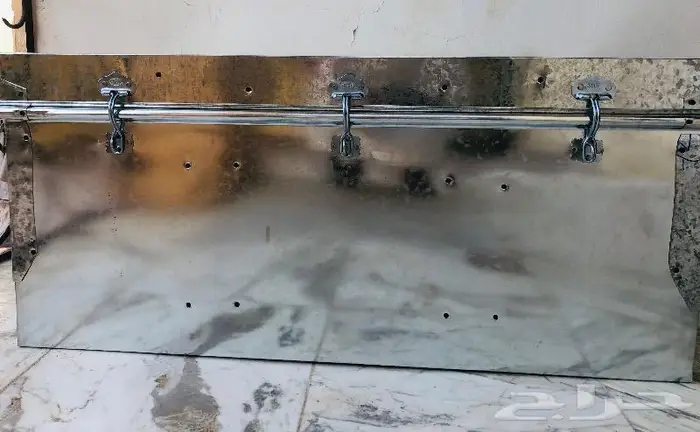 شنطه حديد لحفظ الملابس والاغراض الثمينه 0