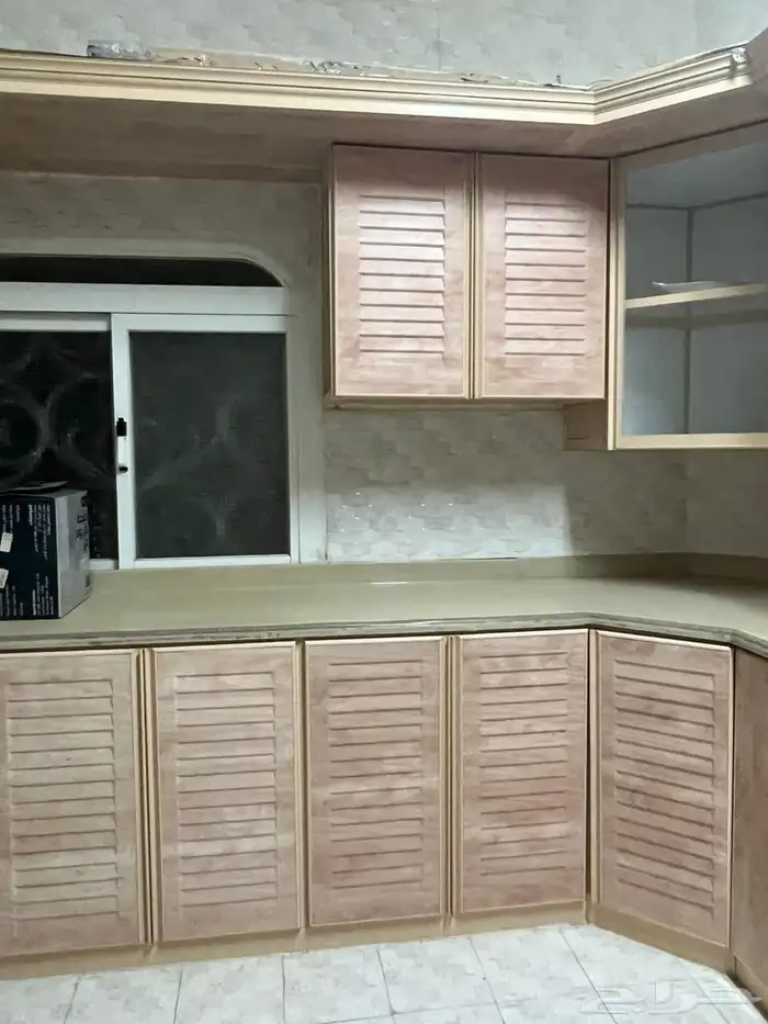 اثاث بحالة ممتازة البيع جملة 7