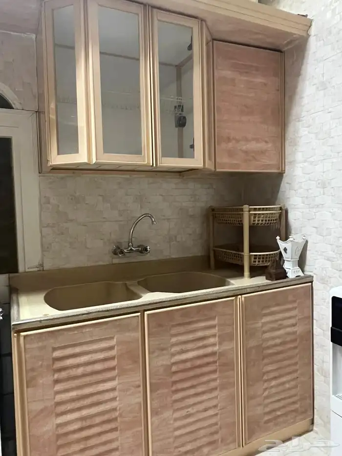 اثاث بحالة ممتازة البيع جملة 5