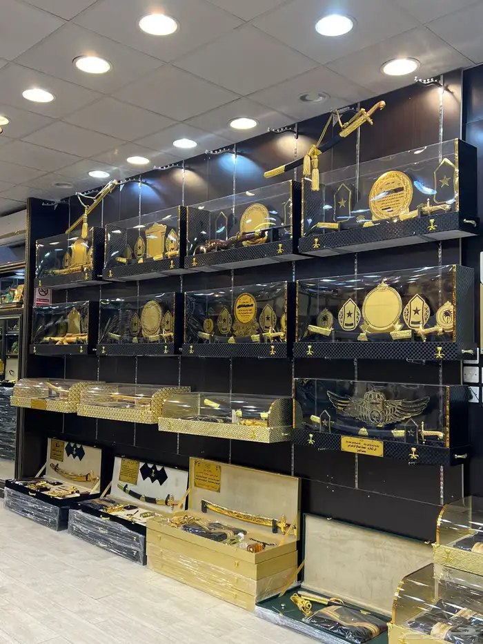 هدايا تخرج ضباط سيوف دروع هدايا ملازم درع 0