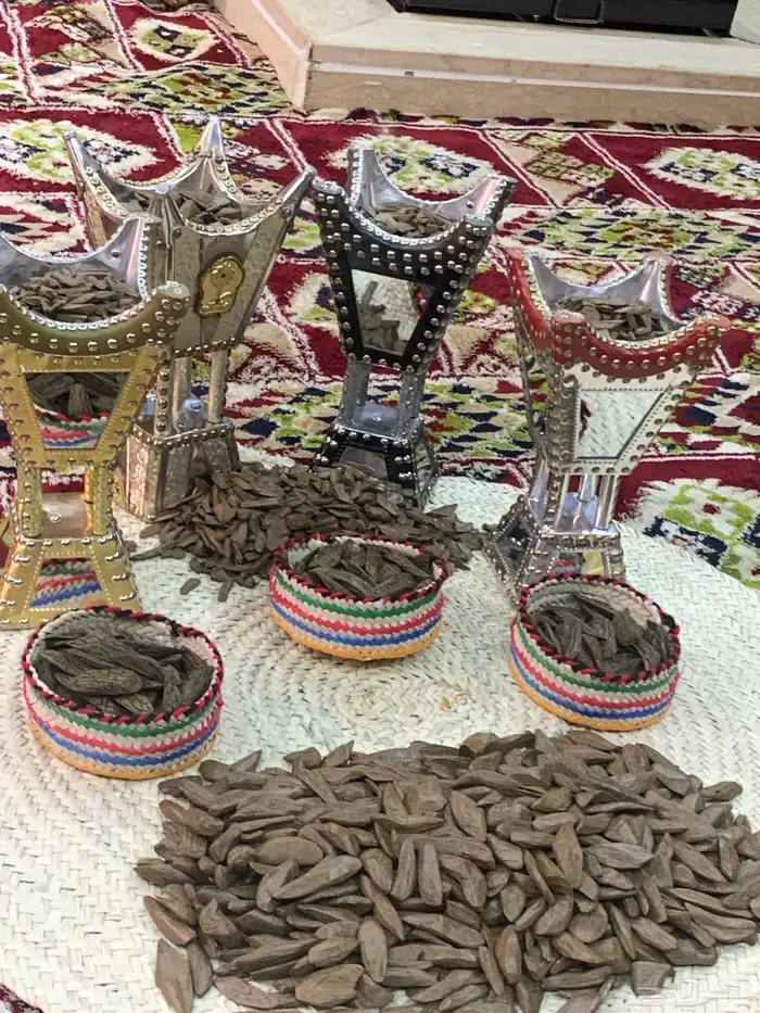 دهن عود سيوفي المعتق القديم   عوده   بخور دوسري 3