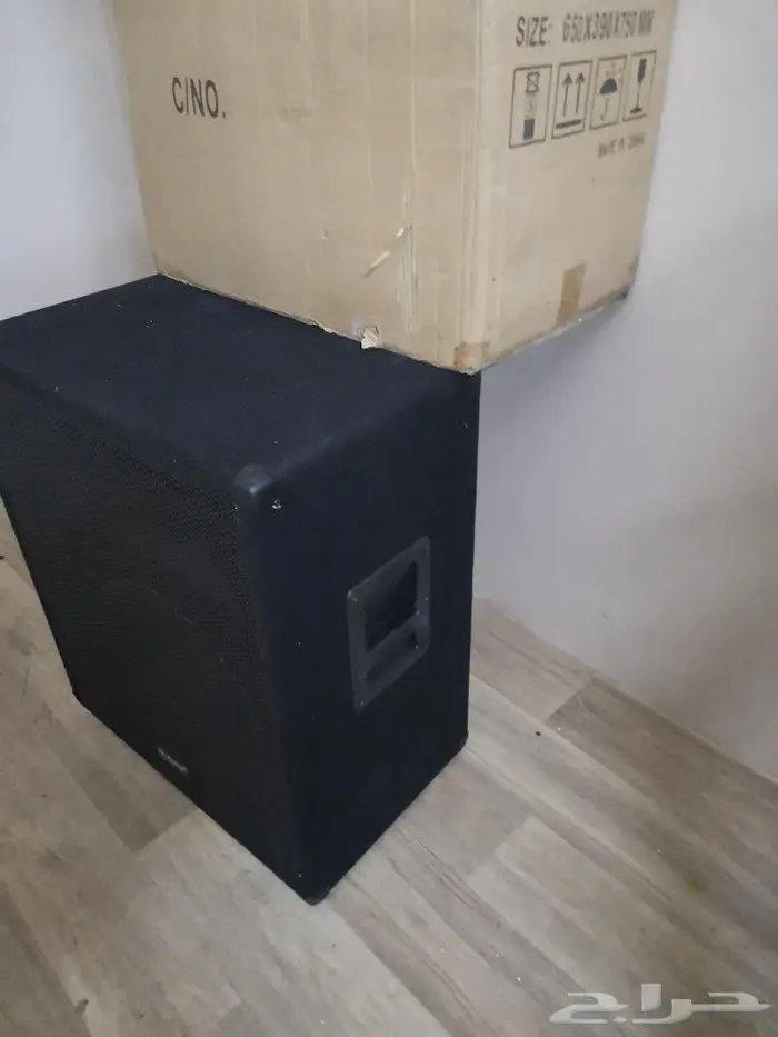 سماعات وماكسات واجهزة دخانية للبيع بكراتينها 0