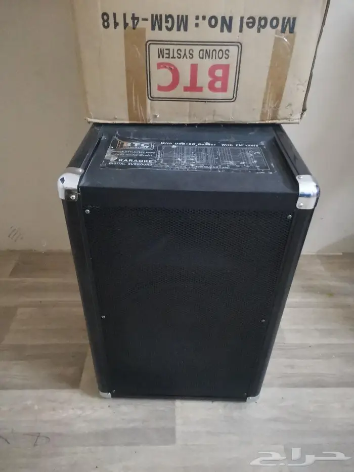 سماعات وماكسات واجهزة دخانية للبيع بكراتينها 14