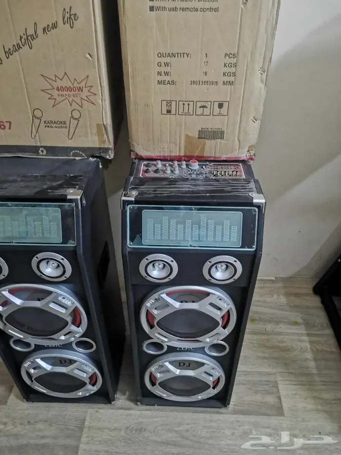 سماعات وماكسات واجهزة دخانية للبيع بكراتينها 16