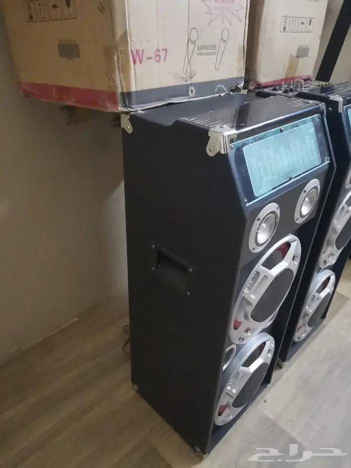سماعات وماكسات واجهزة دخانية للبيع بكراتينها 24