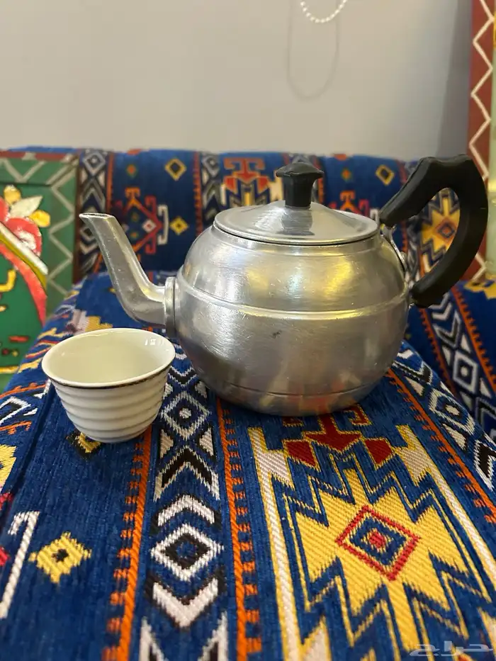 ابريق معدن جميل 6