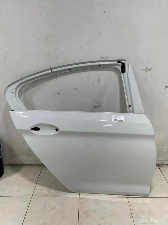 باب خلفي بي ام دبليو 520 و 530 ابيض وكالة 0