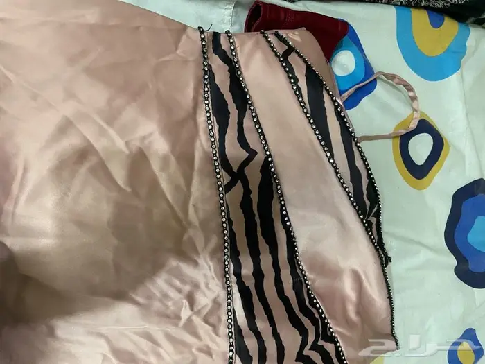 ملابس جديدة وهيلا هوب للبيع القطعه بخمسه 0