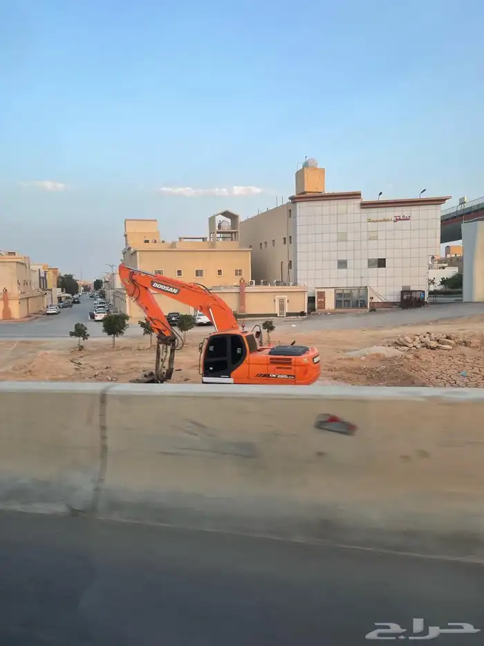 للايجار لاعمال الحفر والرم والهدم بوكلينات مويلات2024 0
