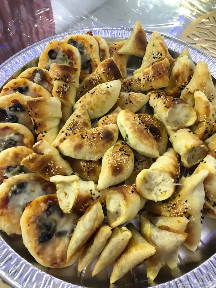فطاير ومعجنات وسمبوسه وسينابون باجود المكونات والذ طعم 0