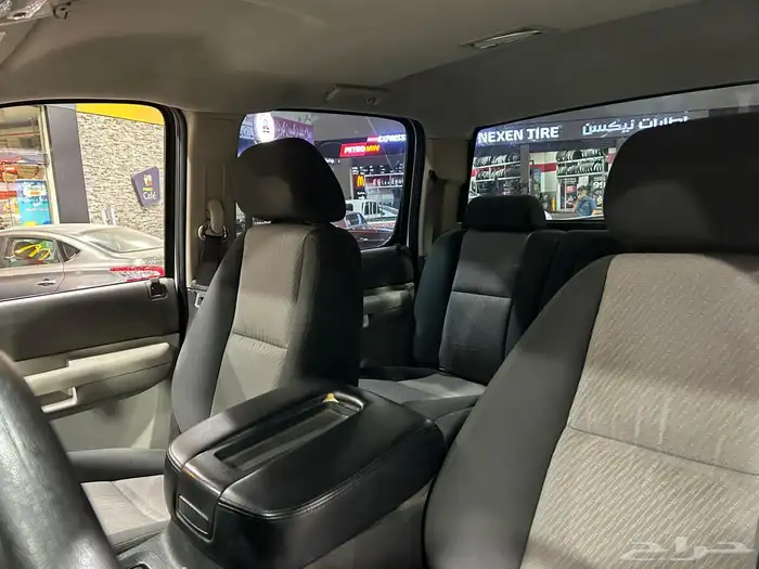 GMC 2500HD قطع وتشليح 8مسامير للبيع 2