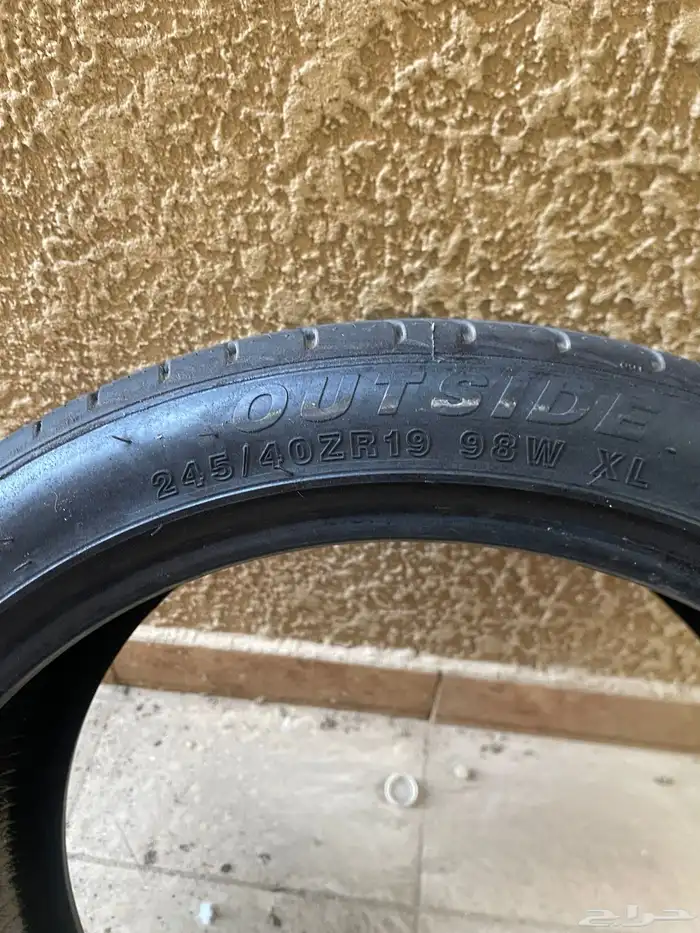 تواير خلفية جنط 19 لكزس Gs2019 جديدة استخدام اسبوع 245 40 19 2