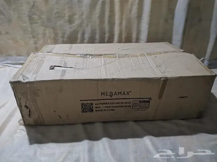 سماعات وماكسات واجهزة دخانية للبيع بكراتينها 49