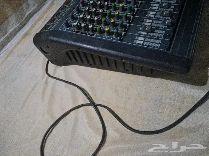 سماعات وماكسات واجهزة دخانية للبيع بكراتينها 74
