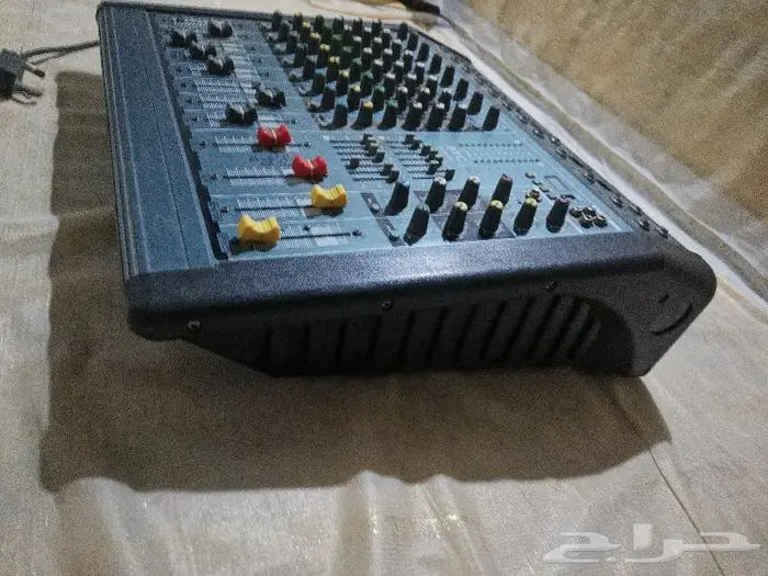 سماعات وماكسات واجهزة دخانية للبيع بكراتينها 75