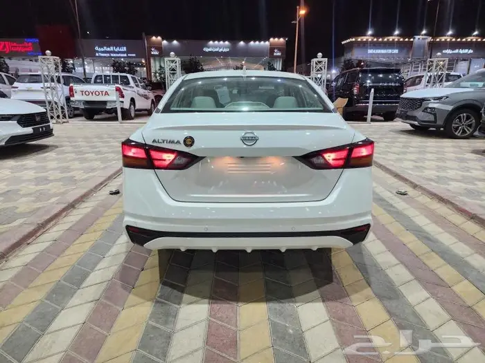 نيسان التيما استاندار ابيض - واسود - 2024 4