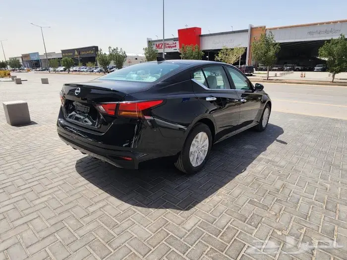 نيسان التيما استاندار ابيض - واسود - 2024 15