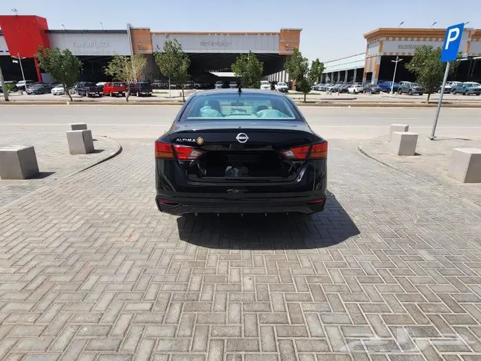 نيسان التيما استاندار ابيض - واسود - 2024 16