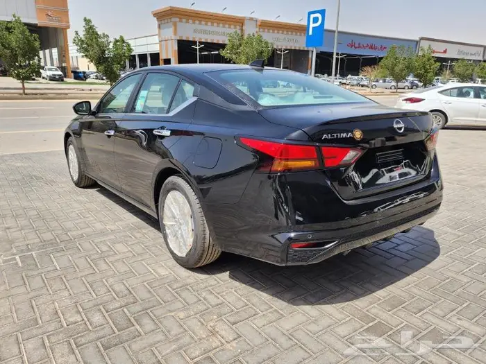 نيسان التيما استاندار ابيض - واسود - 2024 17