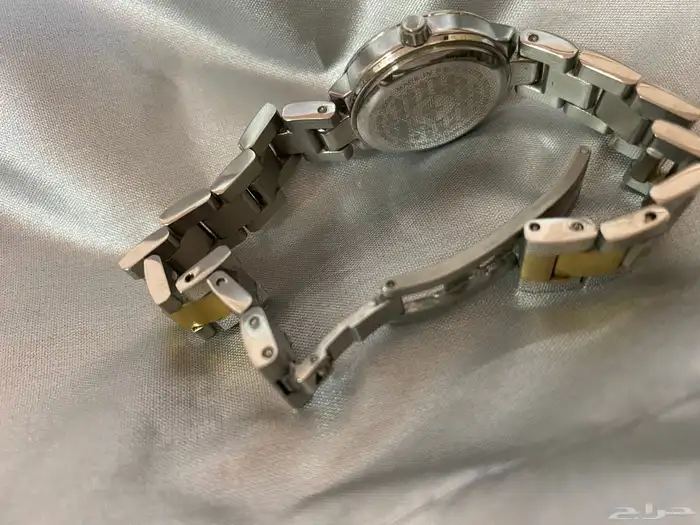 ساعات و اكسسوار و المزيد . 1