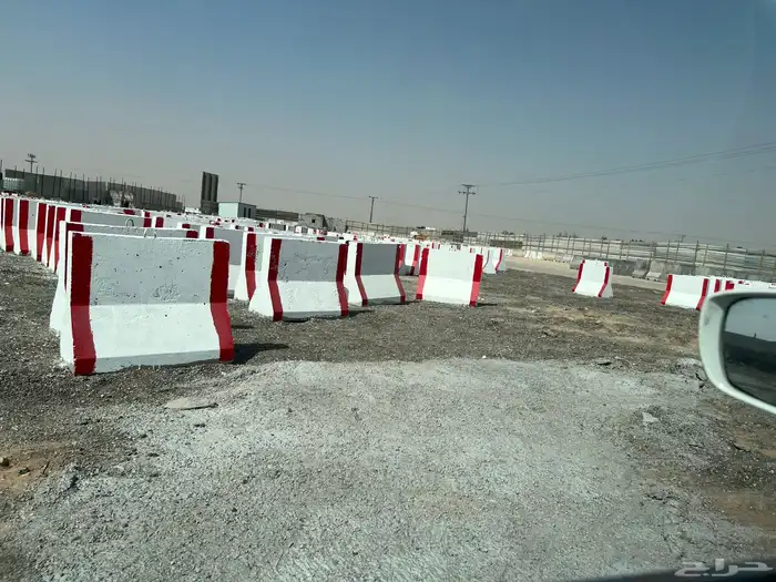 جميع الحواجز الخرسانة قواعد أعمدة إنارة مناهل 22