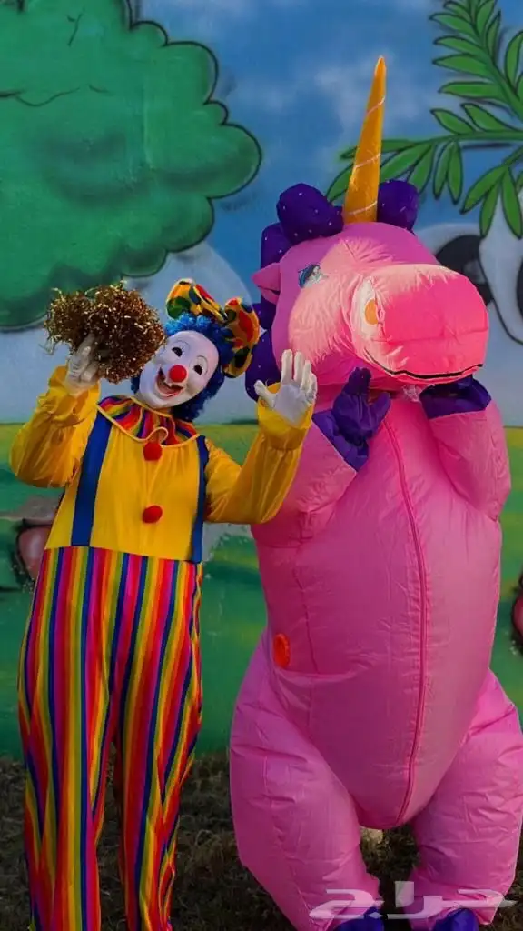 مهرجين و مهرجات وشخصيات كرتونيه وعربات التسالي 5