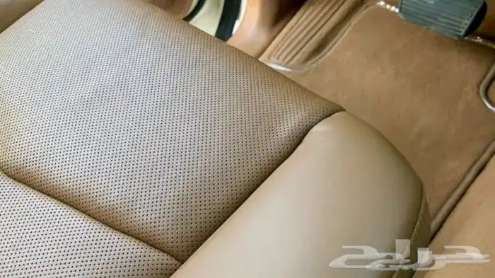اسكاليد مخزن بلاتنيوم منفصل ملكي 31