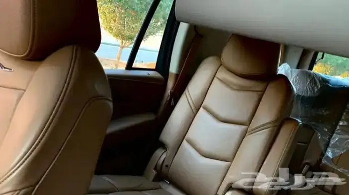 اسكاليد مخزن بلاتنيوم منفصل ملكي 46