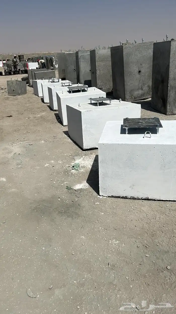 جميع الحواجز الخرسانة قواعد أعمدة إنارة مناهل 25