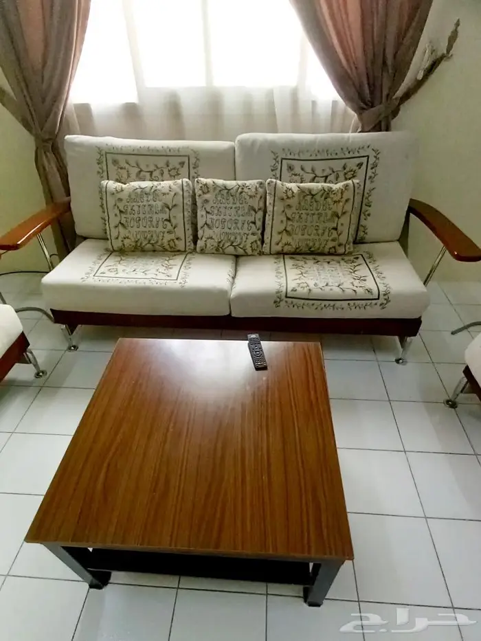 للبيع كنب مودرن مستعمل بحالة جيدة جدا 1
