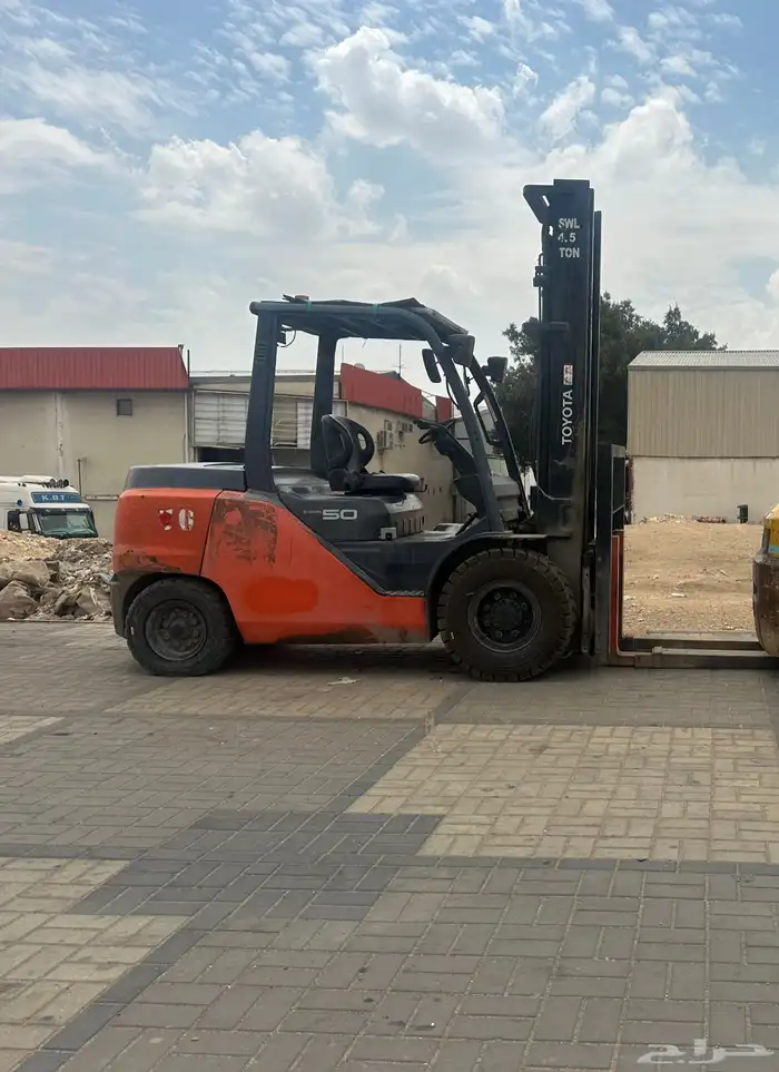 تأجير رافعه شوكيه فوركلفت سكينه شوكه مع السطحه بالمشوار 0