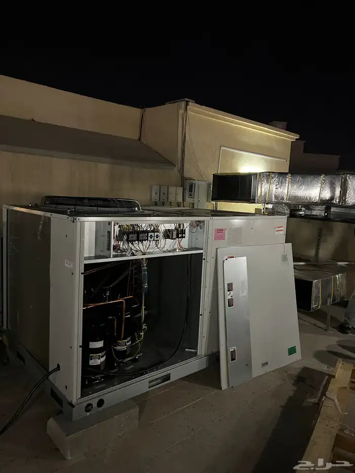 دكت مكيفات مركزية واعمال الكلادينج 9