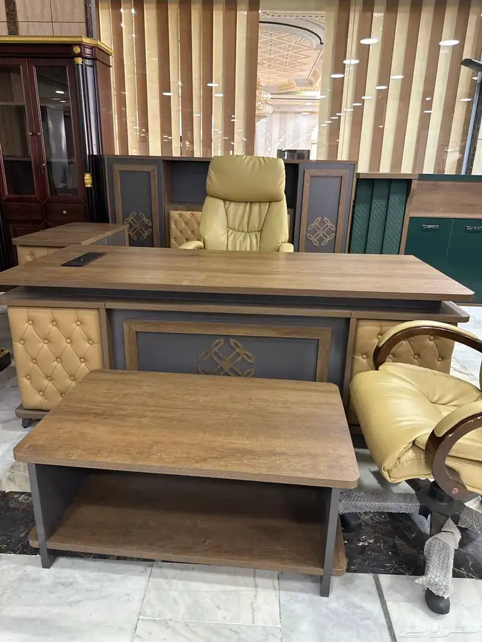 اثاث مكتبي كنب طاولات مدير كراسي دولاب لوكر كنبات 0