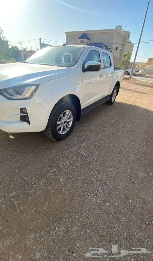نوعالسيارة _ ايسوزو _ ديماكس _نص فل _ دبل _ اللون ابيض 1
