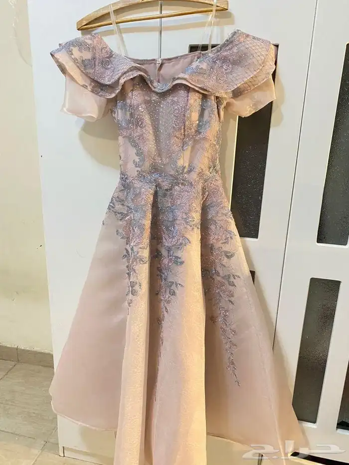 فساتين لبسه وحده نظيفه 1