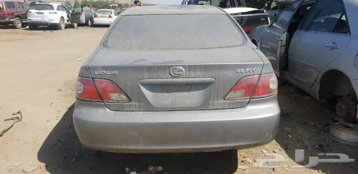 لكزس ES 300 2003 _2004 يوجد لديه بعض القطع 0
