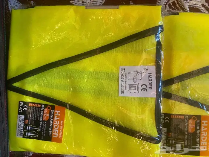 خوذه سلامه و سترت سلامه بلون اصفر وعاكس ليلي قفازات 4