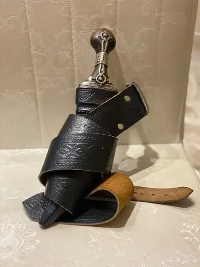 جنبيه مشرقيه 1