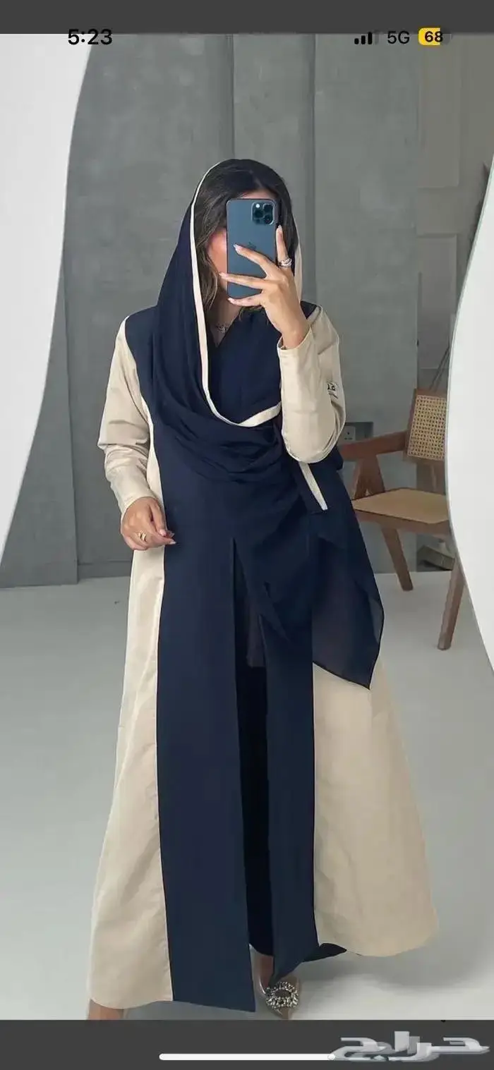 عبايات مصممات شبه جديده للبيع 2